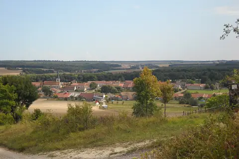 Mauvages, sur la route ou près de la route de « Autour de Gondrecourt-le-Château »