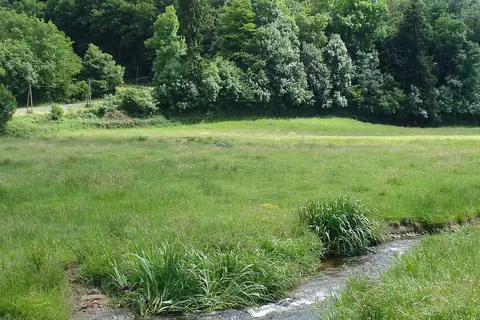 Larochemillay, sur la route ou près de la route de « Balade d’architecture contemporaine dans la Nièvre : Le Sud Morvan »