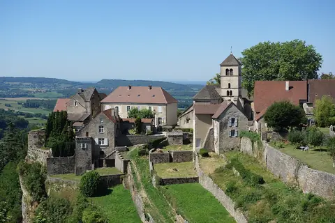 Château-Chalon, sur la route ou près de la route de « Détour par les Plus Beaux Villages de France »