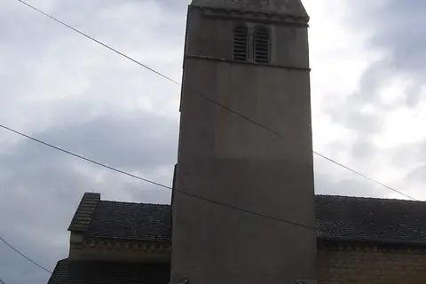 Marcilly-lès-Buxy, sur la route ou près de la route de « La Route des Châteaux en Bourgogne du sud »