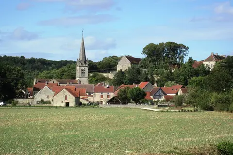 Larrey (Côte-d'Or), sur la route ou près de la route de « La Route du Crémant en Bourgogne »