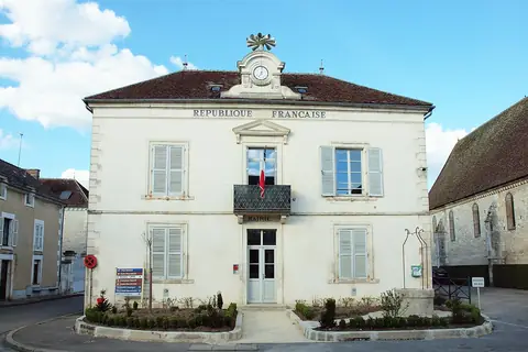 Vincelles (Yonne), sur la route ou près de la route de « Route gourmande dans l’Auxerrois »