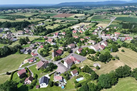 Lyoffans, sur la route ou près de la route de « Route gourmande de Belfort à Fougerolles : le pays des 1000 étangs »