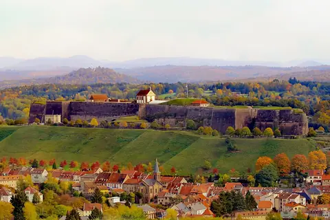 Bitche, sur la route ou près de la route de « Route touristique des arts du feu »